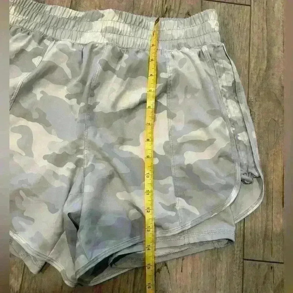 Avia active white/grey camouflage active shorts size small - Picture 4 of 8